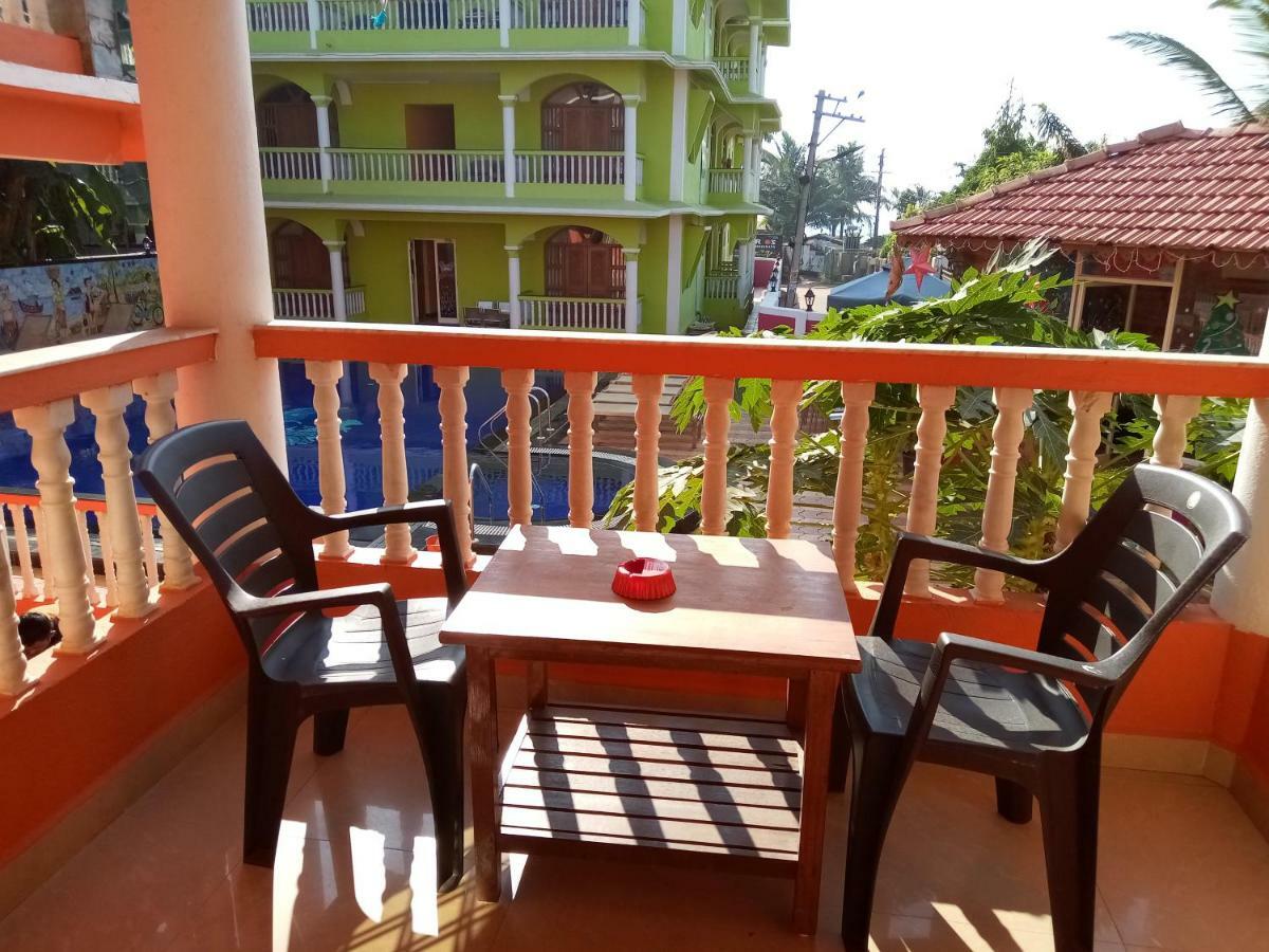 Larios Beach Holidays Resort Baga Dış mekan fotoğraf
